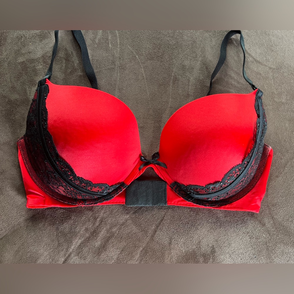Victoria’s Secret tagless Bra